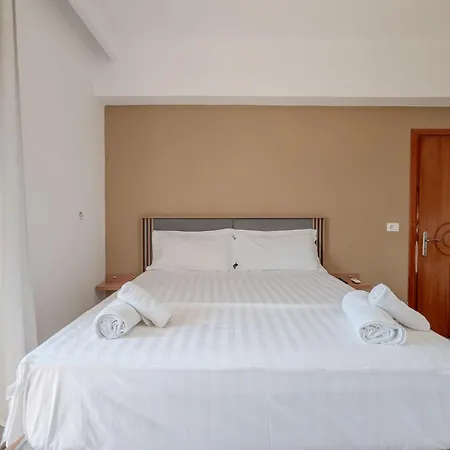 Sunny Hotel 3*